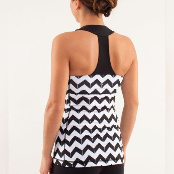 LULULEMON Scoop Neck Tank Arrow Chevron Polar Cream/ Black Size 6 - Picture 1 of 4